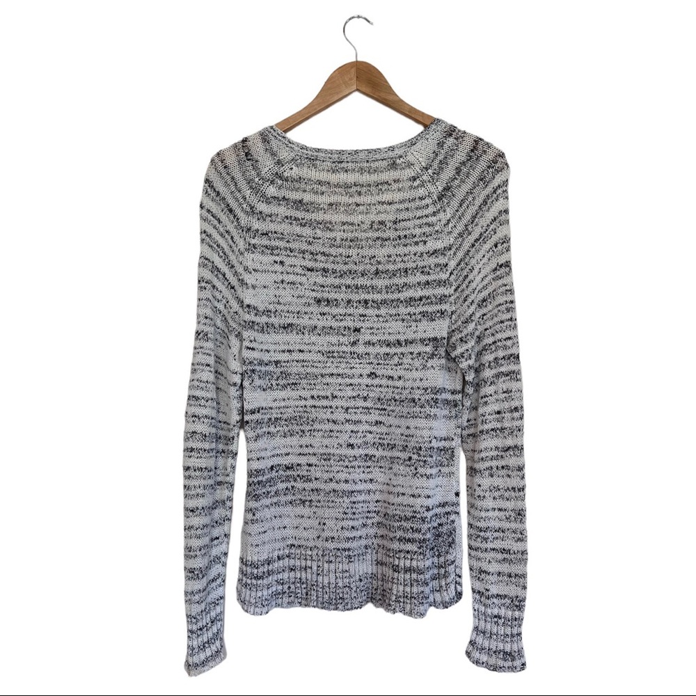 Eileen Fisher V-Neck lightweight heathered gray sweater size small